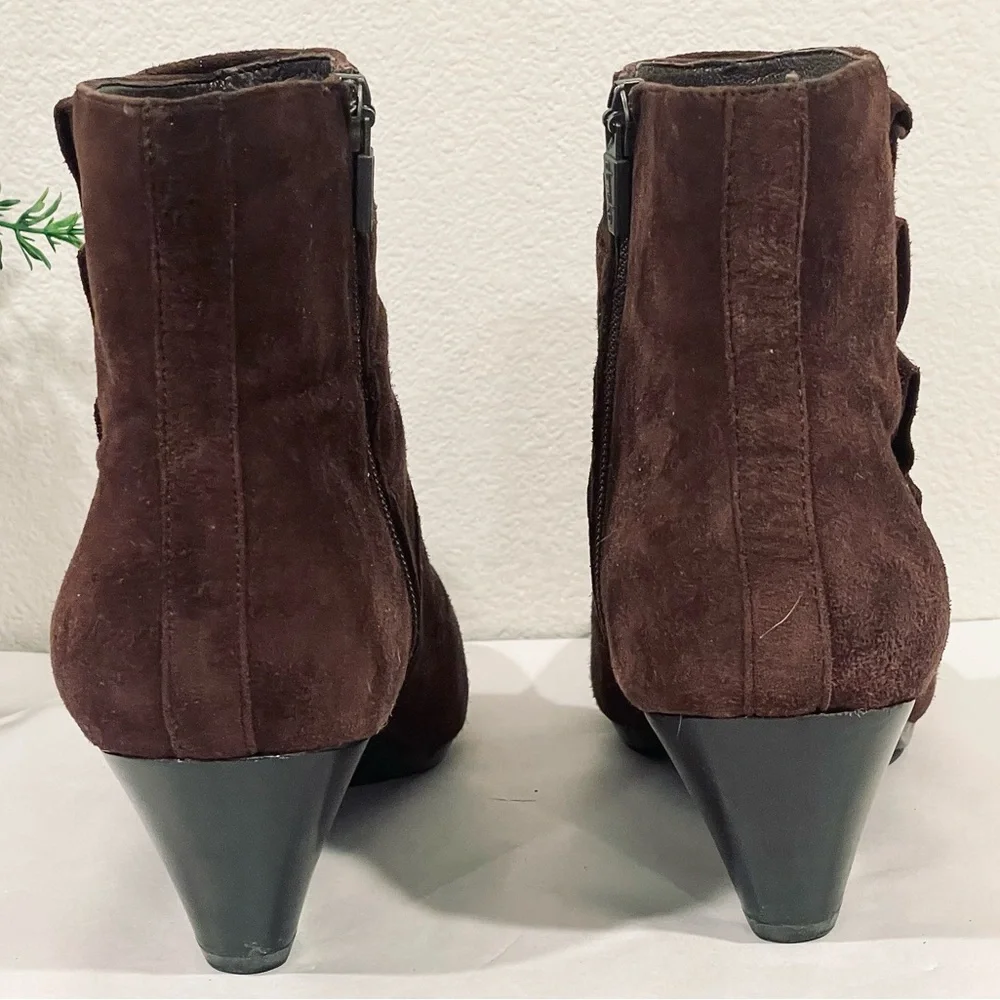 Dansko “Baker” Brown Genuine Suede Leather Ankle Boots Antique Style | EUC
